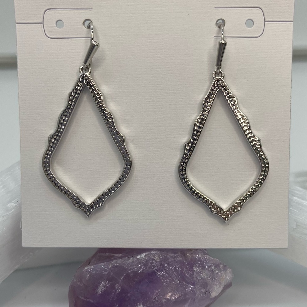 NEW – Kendra Scott “Sophia” Drop Earrings